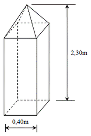 Stèle du BEPC 2004 : pavé droit surmonté d’une pyramide à base carrée, côté 0,40 m, hauteur totale 2,30 m